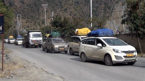 Jammu Srinagar Highway Reopens After 36 Hr Youtube