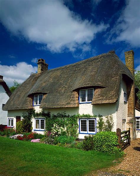 Thatched Cottage In Wiltshire England Thatched Cottage Ireland