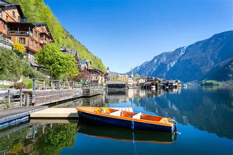 Hallstatt The Prettiest Lakeside Village In Austria