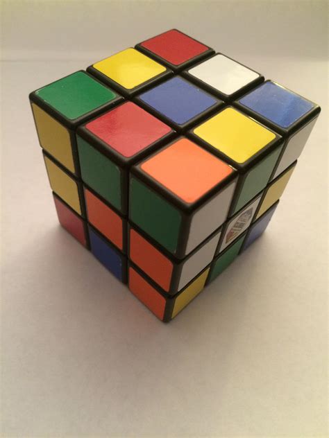 How to solve the 2x2 rubik's cube (in six steps): Step 1: The Basic Moves | How To Solve A Rubik's Cube