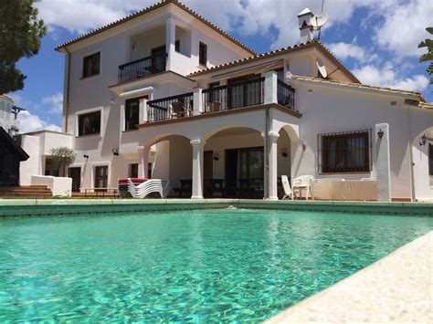 Calle los lagos de sta.mª piso con terraza en venta en la urbanización elviria de marbella (málaga). CASA GRANDE, JARDÍN Y PISCINA EN LA MEJOR PLAYA DE ...