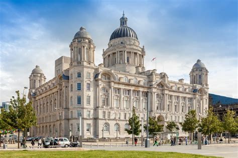 Der buckingham palace ist wohl die bekannteste sehenswürdigkeit der englischen hauptstadt london; Liverpool - Cunard Building | MyCityTrip.com