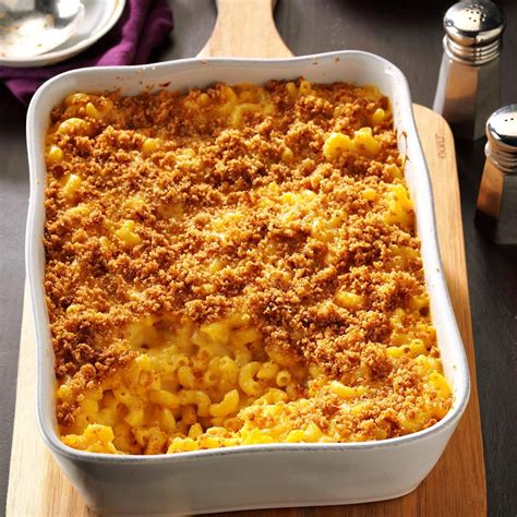 This baked macaroni and cheese recipe is a throwback to a childhood classic with an extra cheesy, velvety sauce and all the crispy crusty parts everyone… Baked Mac and Cheese Recipe | Taste of Home