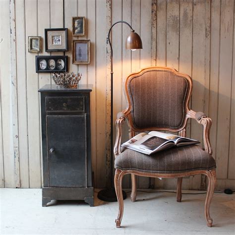 Inspired by antique cabinets used by upholstery and dry goods merchants a century or so ago, these versatile pieces lend timeless charm to modern storage befitting any décor, the refined form of this spacious desk takes inspiration from many eras. 10 Vintage Decor Ideas on a Budget