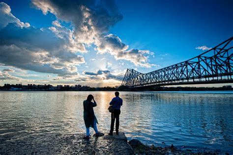 Post free classifieds ads across kolkata to buy, sell, rent, find products and services in your locality.tabla player for nokia, medical shops in kolkata, am resimleri, kolkata call boudi mobile number, bengali books on electricity. Best Things To Do On Howrah Bridge | LBB, Kolkata