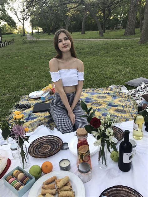 Https://tommynaija.com/outfit/picnic Date Outfit Ideas
