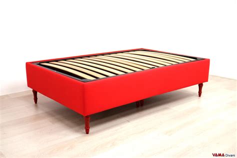 A partire dalle linee sinuose delle sue forme, per arrivare al morbido. Letto una piazza e mezza con contenitore - VAMA Divani