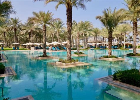 the best luxury hotels and beach resorts in dubai best pools beaches location restaurants