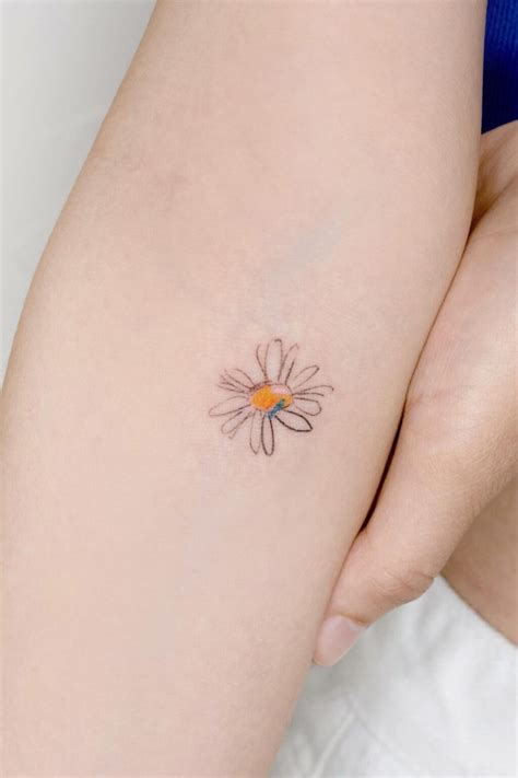 Fabulous Daisy Tattoo Ideas And Designs