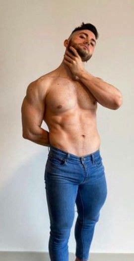 Pin By Muscle Men Jeans On Machos Musculosos En Jeans Great Body