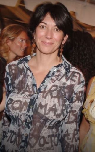 Chi è ghislaine maxwell la presunta complice del miliardario suicida epstein sparita nel nulla dopo le accuse di chi è ghislaine maxwell, la dark socialite che custodisce i segreti di jeffrey epstein. Scandalo Epstein. Ghislaine non parla. Seppellita la ...