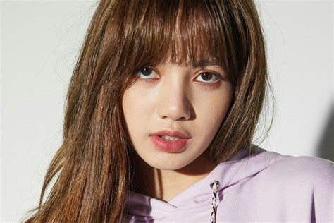 Lisa From Blackpink Thailand Raised K Pop Singer Who Is The Groups