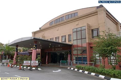 Sri petaling (also known as bandar baru sri petaling) is a suburb of kuala lumpur, in malaysia. Kuala Lumpur Guide : Kuala Lumpur Images of Pusat Komuniti ...