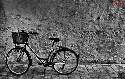 Hintergrundbilder Einfarbig Fahrrad Fahrzeug Mauer Spanien Nikon