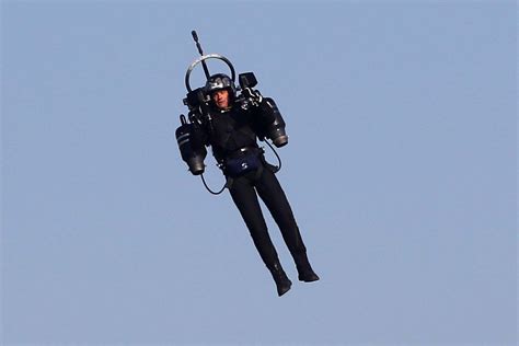Person Spotted Flying Jetpack At 6000ft Above Los Angeles For Second
