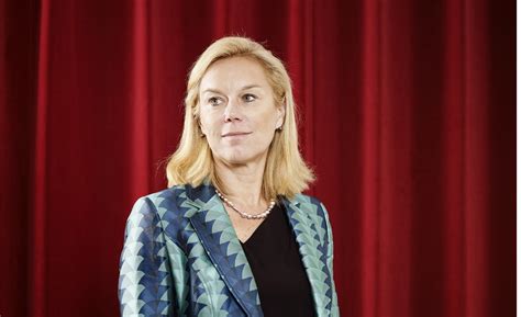 Sinds september 2020 is ze partijleider van d66. Missie geslaagd: de wapens neer - OneWorld