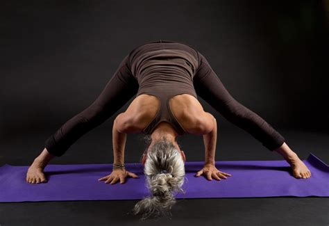 Yoga Inspiration Pictures In 2020 Yoga Inspiration Black Girl Yoga