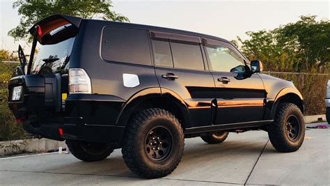 Lifted Mitsubishi Pajero On 33 Offroad Wheels From Japan Mitsubishi