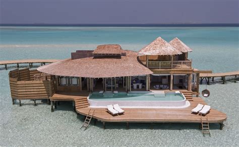 New Overwater Bungalows Open In The Maldives モルディブ 水上コテージ ラグジュアリーな旅行