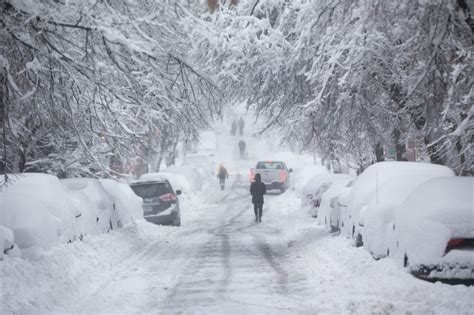 In Pictures Powerful Snowstorm Sweeps Across Us Cities Weather News