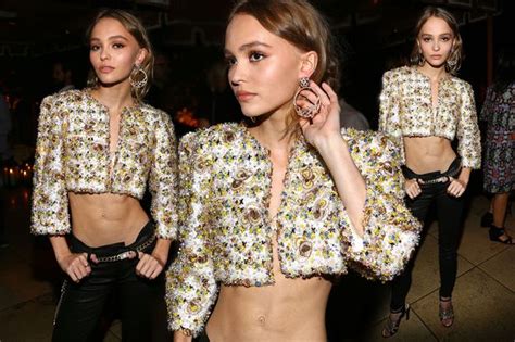 Johnny Depps Daughter Lily Rose Looks Ab Fab As She Flaunts Her Tummy In Cropped Jacket