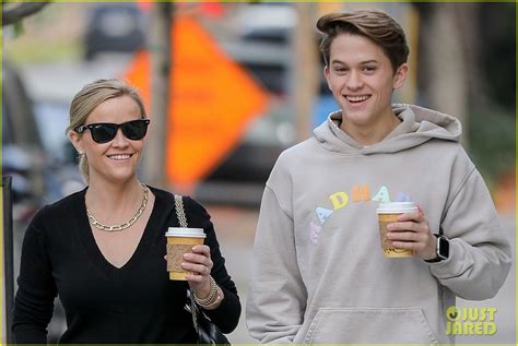 reese witherspoon and son deacon are all smiles at lunch photo 4408082 deacon phillippe reese