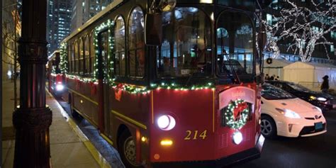 Holiday Lights Trolley Tour In Chicago At Palmer House Hilton