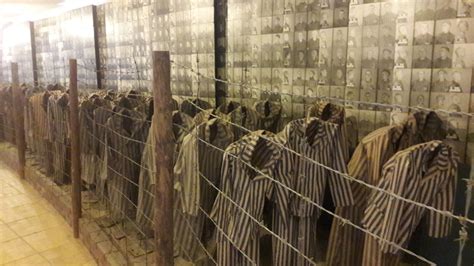 Gaskammern im konzentrationslager auschwitz polen stockfotografie alamy from c8.alamy.com. Gedenken an NS-Opfer - «Hass und Hetze nicht totschweigen!»