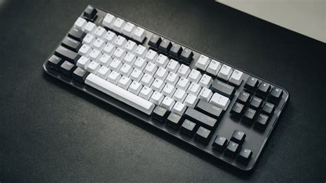Minimal Black And White Mechanical Keyboard Iqunix S87 Youtube