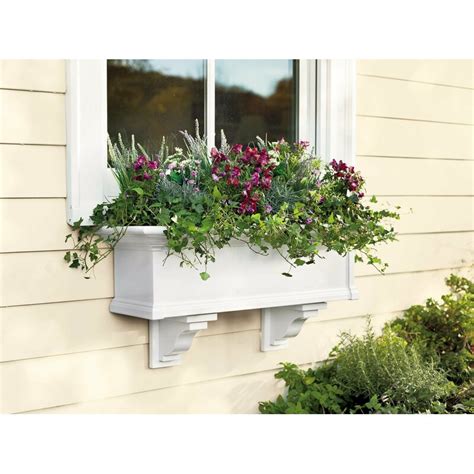 Plow And Hearth Yorkshire Self Watering Plastic Window Box Planter