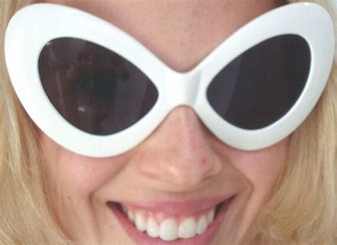 White Twiggy Vtg 80s Round Cat Eye Crazy Sunglasses