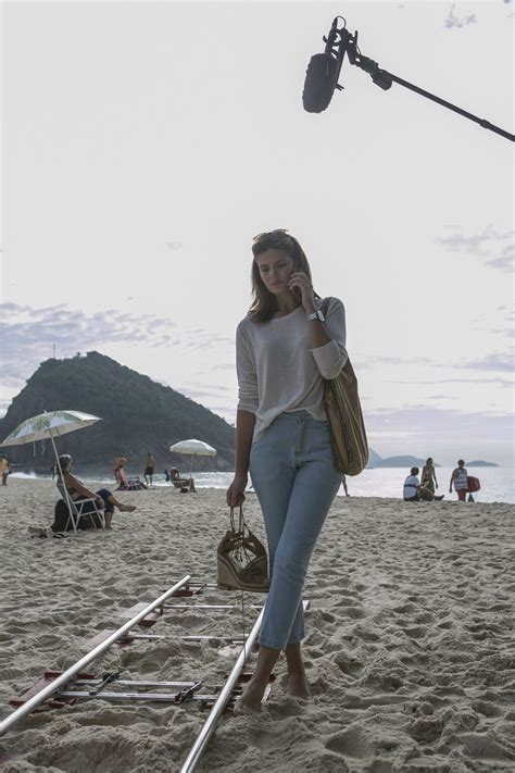 Além disso, foi exibida em angola, indonésia, macau, portugal, rússia, entre outros países. O Look da Camila Queiroz na Festa da Novela Pega Pega ...