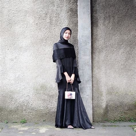 Ayu And Manis Ini 4 Dress Hijab Hitam Yang Cocok Untuk Semua Acara