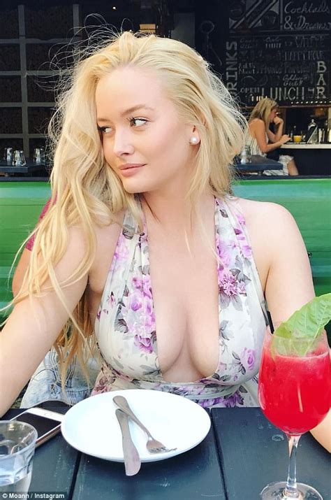 Simone Holtznagel Flaunts Her Ample Cleavage In Skimpy Top Daily Mail