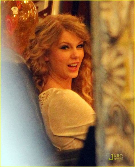 Full Sized Photo Of Taylor Swift Surprise Surprise 02 Taylor Swift Surprise Surprise Just