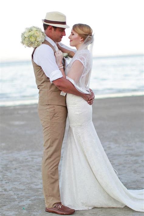 5) for a more casual ceremony, beach wedding attire for men usually consists of hawaiian style clothing: 24 Men's Wedding Attire For Beach Celebration | Beach ...