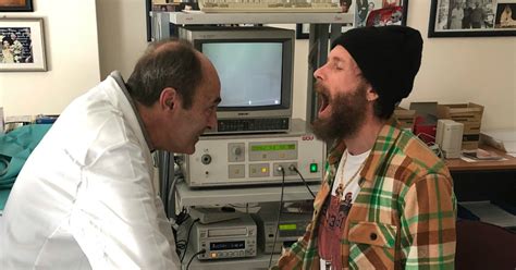 Jovanotti Salta La Data Di Bologna Per Edema Alle Corde Vocali Radio Deejay