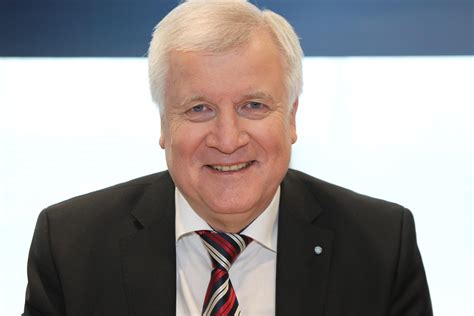 German interior minister horst seehofer has called on the eu to do more to support turkey and avoid another refugee crisis. Horst Seehofer, ministre de l'Intérieur allemand : « L ...