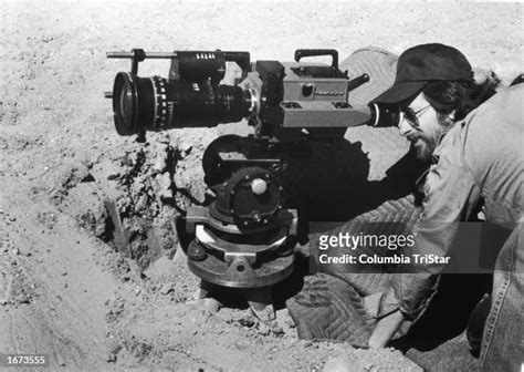 Steven Spielberg 1980 Photos And Premium High Res Pictures Getty Images