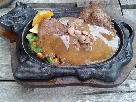 Additionally, its leaner portions are covered by a layer of fat, which further enhances its flavor and tenderness. Waroeng Steak & Shake, Bogor Timur, Bogor - Lengkap: Menu ...