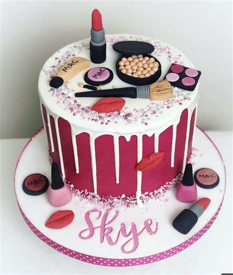 Pin De Aydee Zarate En Cosmetics Cake Ideas Tortas De Maquillaje Torta Para Chicas Pasteles