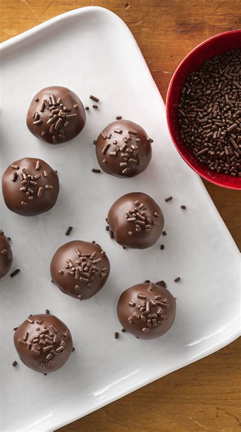 Chocoholics Rejoice This Deliciously Decadent Cookie Truffle Is For