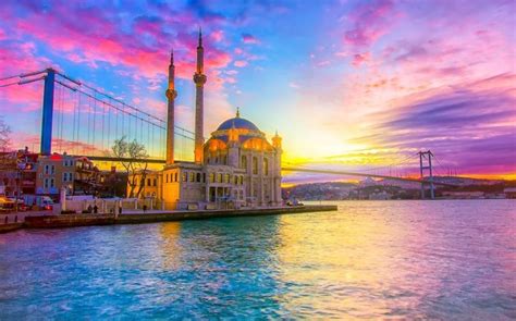 Why is Istanbul Turkey so popular?
