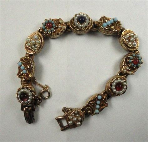 Vintage Signed Costume Jewelry Bracelet Signed Art Excellent