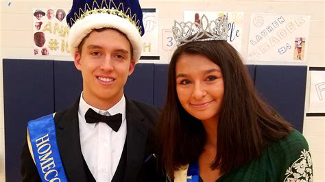 Homecoming King And Queen Are Literally Named King And Queen Cbs Minnesota