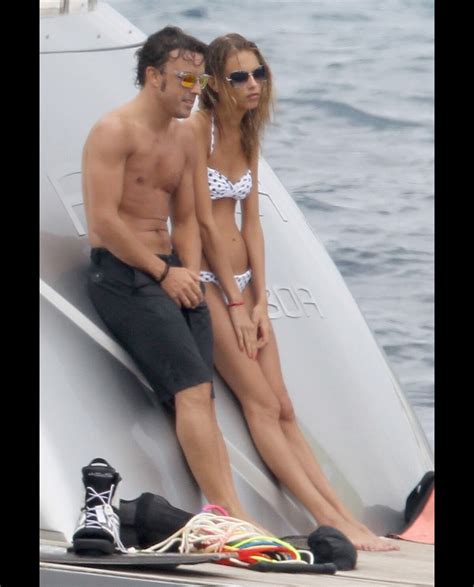Photo Fernando Alonso En Vacances Avec Sa Compagne Dasha Kapustina Et Des Amis Sur Un Yacht Au