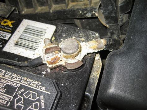 Namanya alkaline diperoleh dari elektrolit kalium hidroksida, yang merupakan zat alkali. #Tips: Jangka hayat dan penjagaan bateri kereta • Motoqar