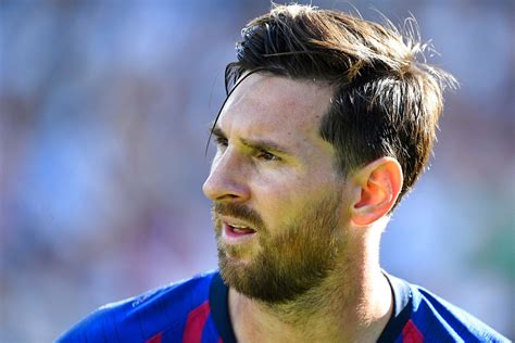 Webredaktør på hjemmesiderne løn og ansættelse, tr og amr. Chok-rygte: Vil købe Lionel Messi i Barcelona | Footy.dk