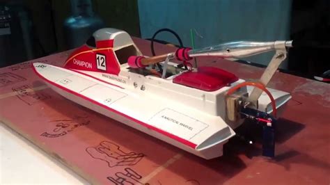 Rc Nitro F1 Hornet Boat With A Built In 30cx Nitro Motor Youtube