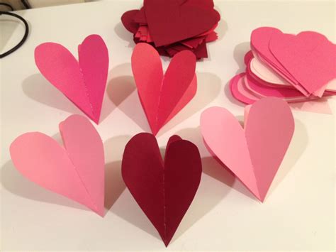 These Easy 3 D Heart Garlands Are Inexpensive And Easy Way To Diy